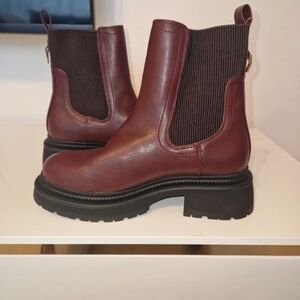 Chic Burgundy Ankle Boots